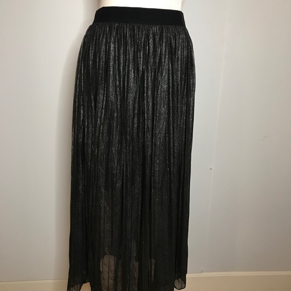Sanctuary Pleated Silver Skirt - Size: S - Silver - Picture 12 of 15